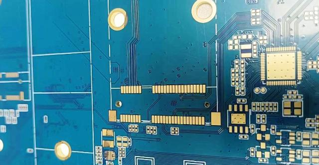 PCB线路板的颜色有哪些 3 PCB线路板的颜色-蓝