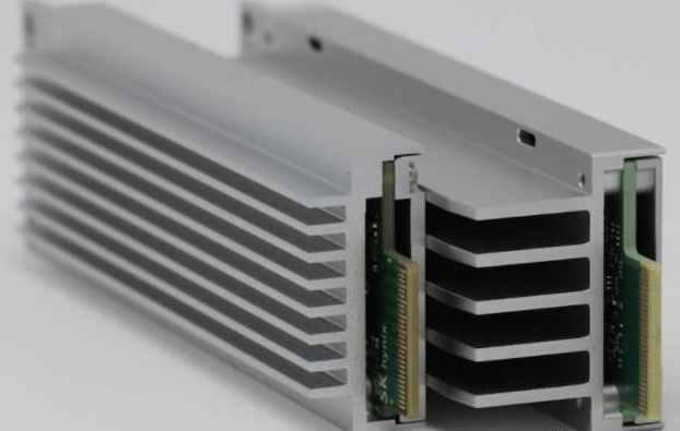 E1.S SSD固态硬盘详解 1 E1.S SSD固态硬盘-接口展示